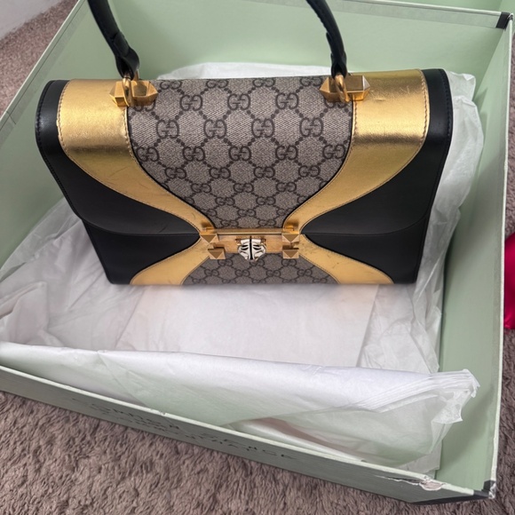 Gucci handbag w original box - Picture 5 of 12